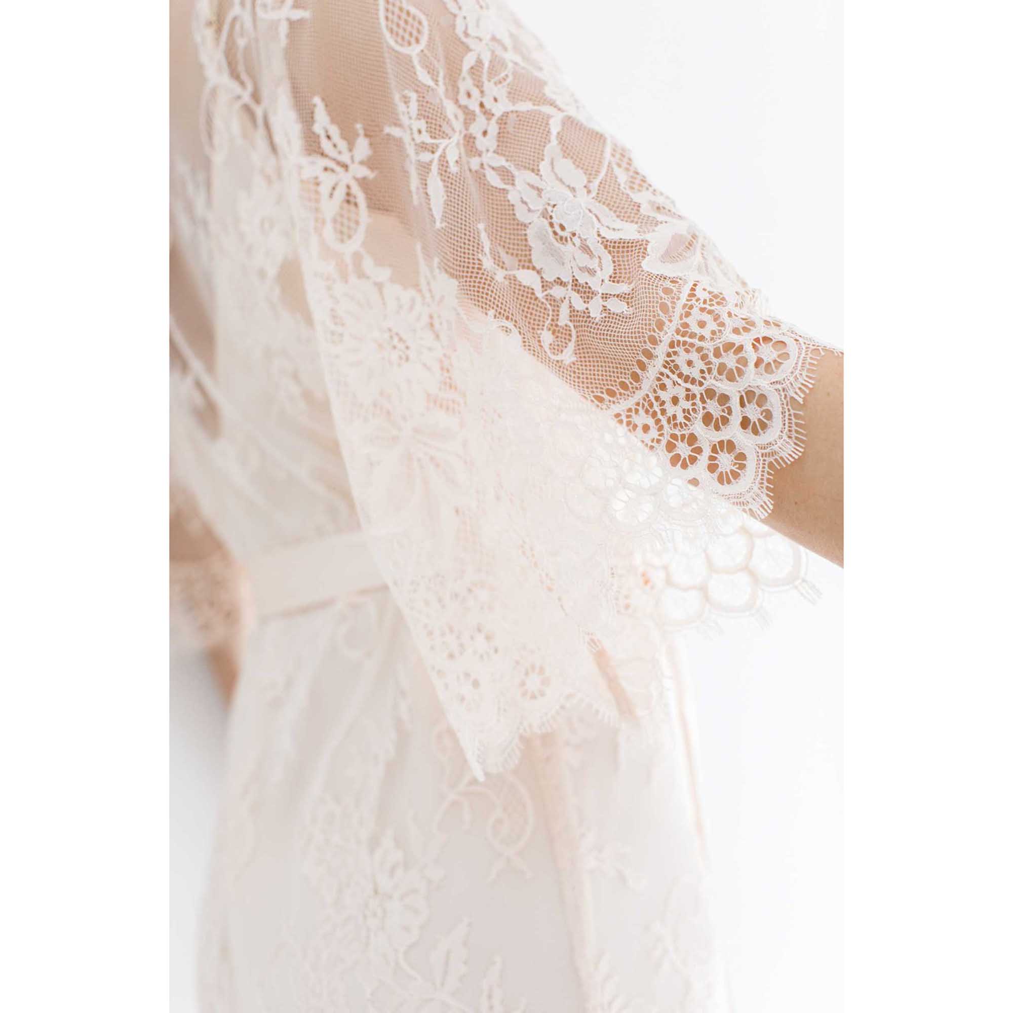 Girl & a Serious Dream SWAN QUEEN lace bridal robe - ivory