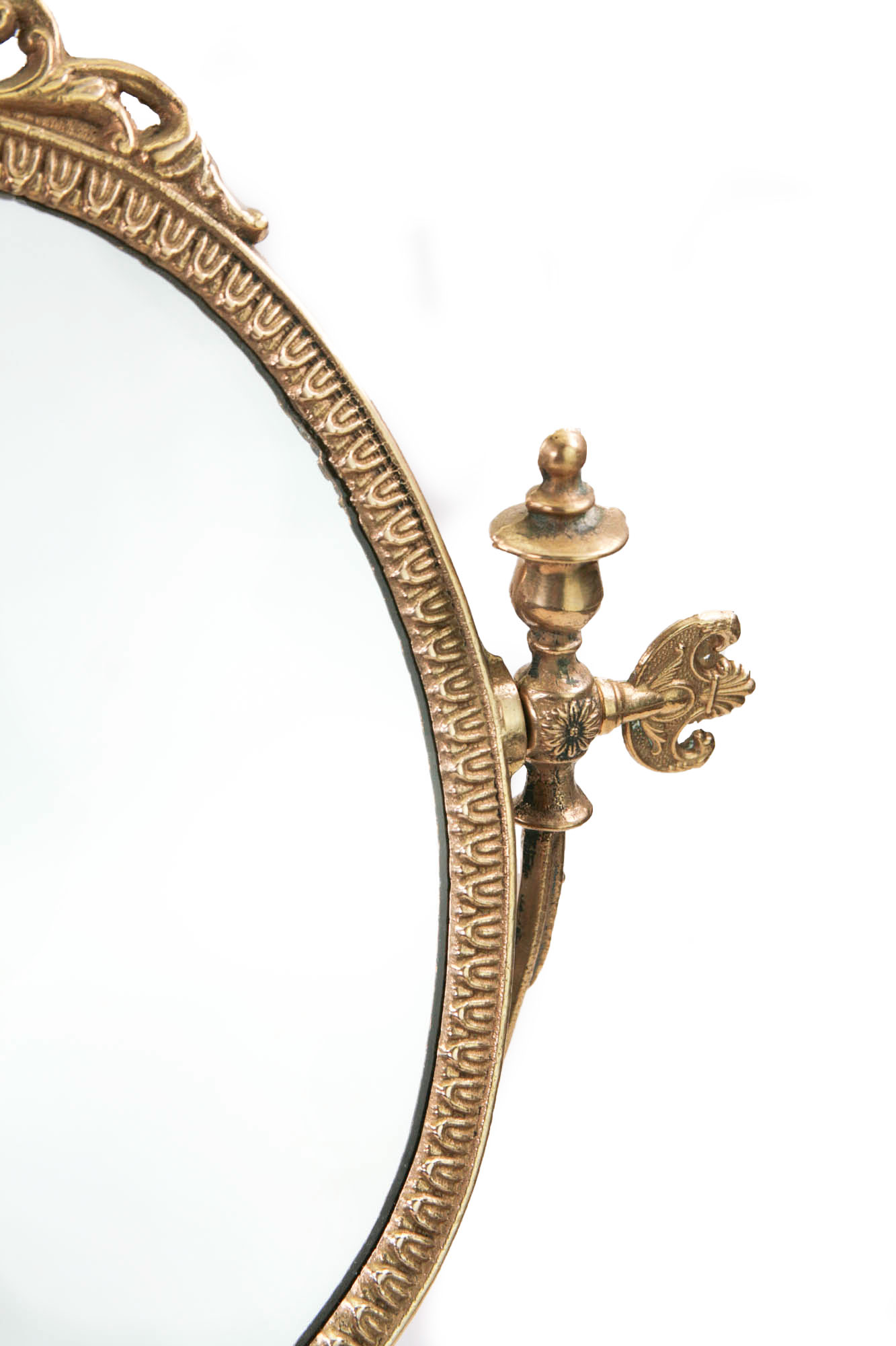 antik-tischspiegel-messing-barock-mieten-1 Artful antique gold table mirror for boudoir shoot or getting ready