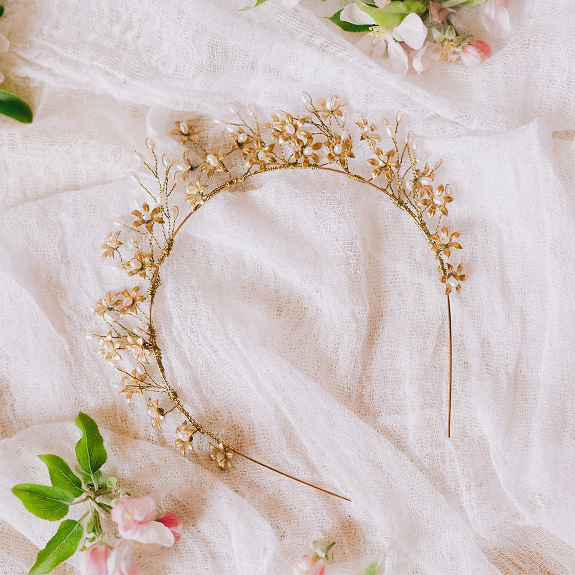 gibson-bespoke-tiara-headpiece-sirene-3 Gibson Bespoke French inspired bridal crown SIRENE