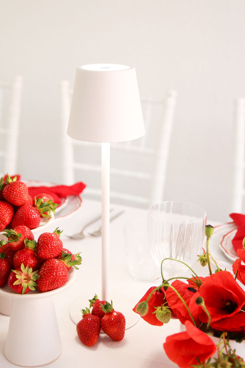 LED table lamp LUXE LIGHT white LED table lamp LUXE LIGHT white