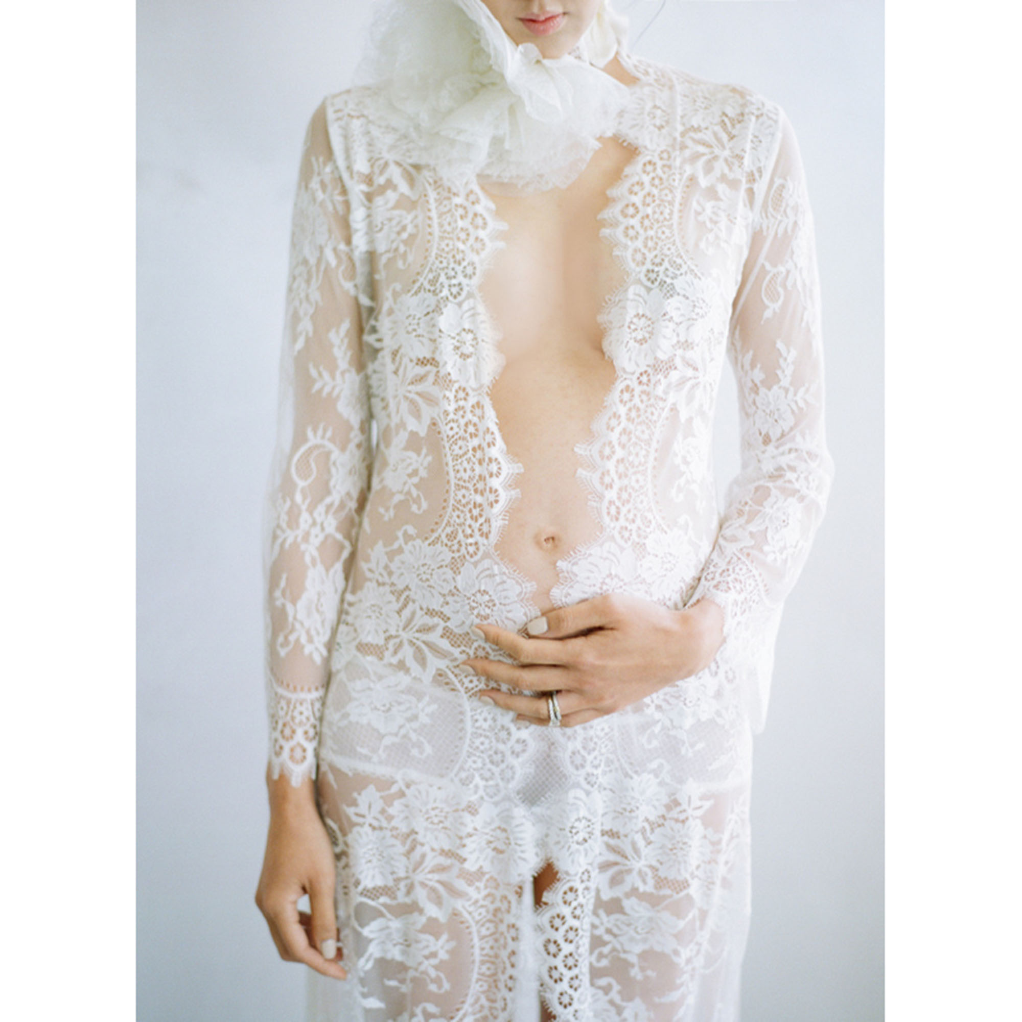 girlandaseriousdream-swan-queen-spitze-boudoir-robe-lang-braut-lingerie-3 Girl & a Serious Dream SWAN QUEEN lace bridal robe - ivory