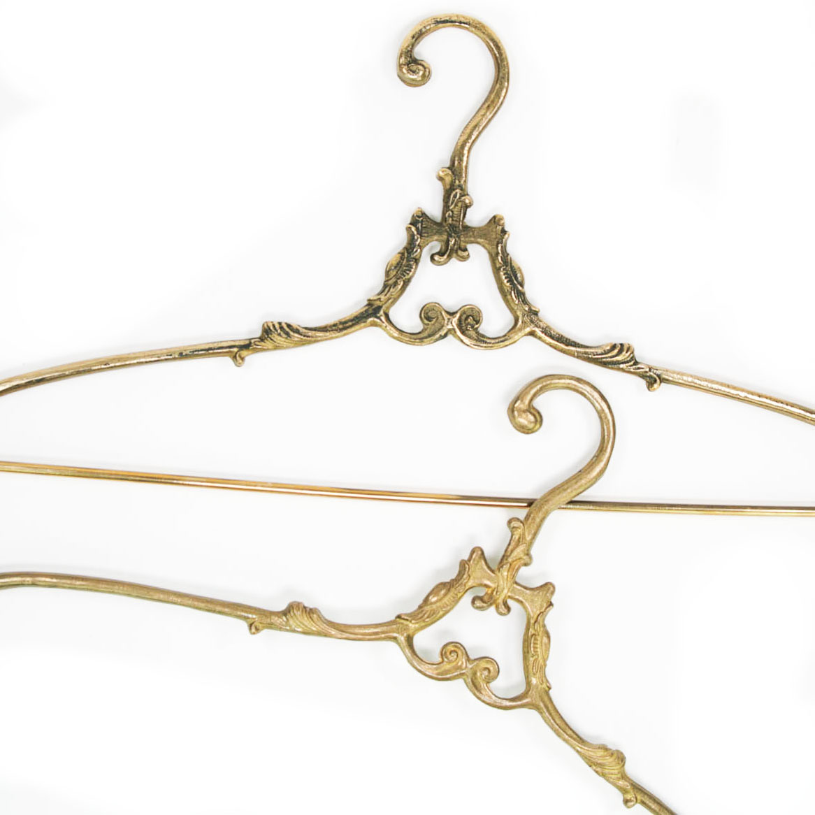 antiker-franzoesischer-messing-kleiderbuegel-4 Antique French golden coat hanger made of brass