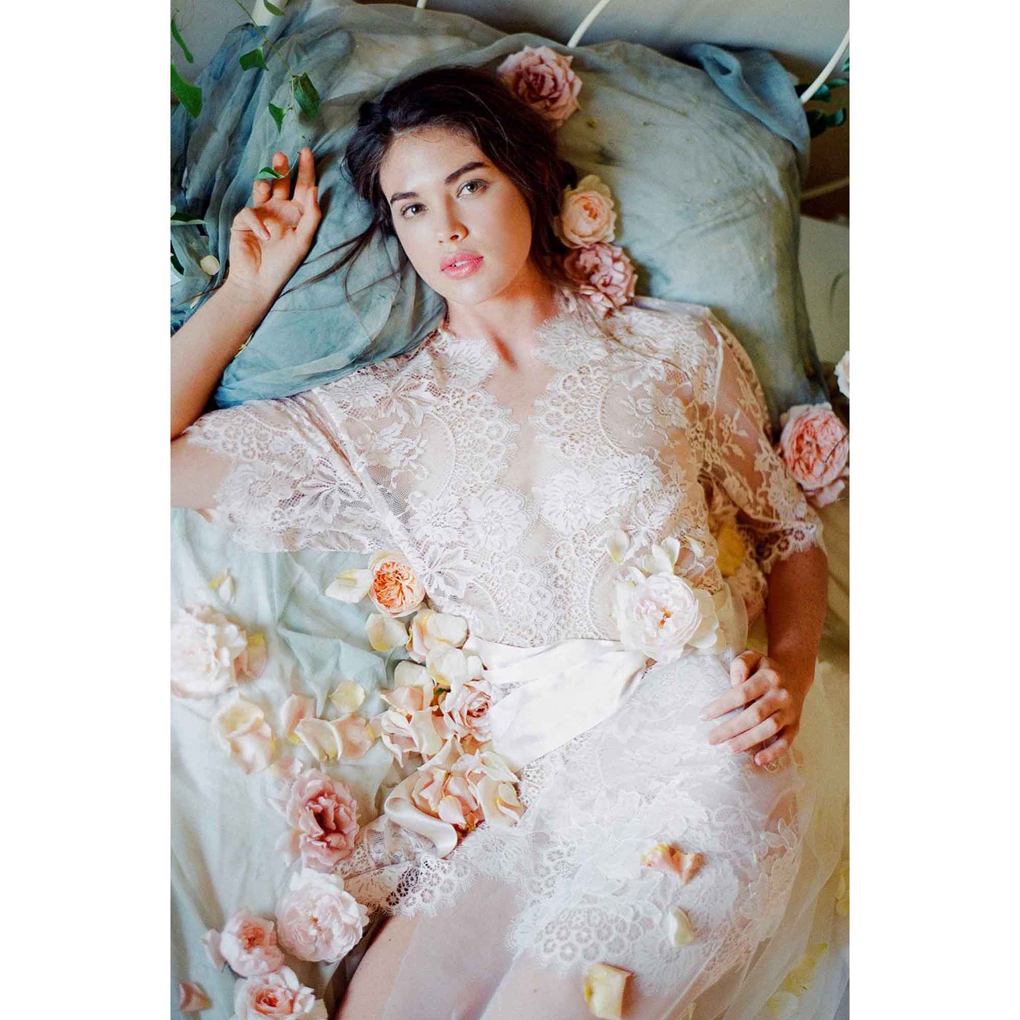 GirlandaSeriousDream-Swan-Queen-French-lace-bridal-robe-braut-kimono-spitze-blush-2 Girl & a Serious Dream SWAN QUEEN lace bridal robe - ivory