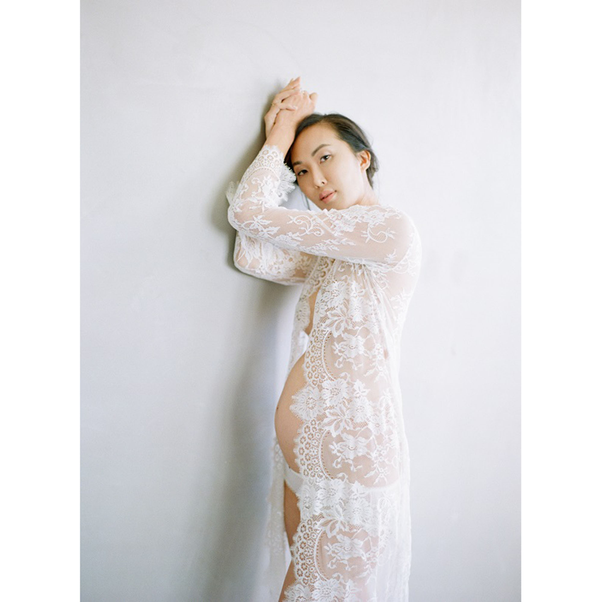 girlandaseriousdream-swan-queen-spitze-boudoir-robe-lang-braut-lingerie-2 Girl & a Serious Dream SWAN QUEEN lace bridal robe - ivory